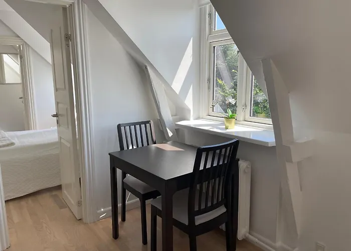 Cozy Apartment With Prime Location In Osterbro