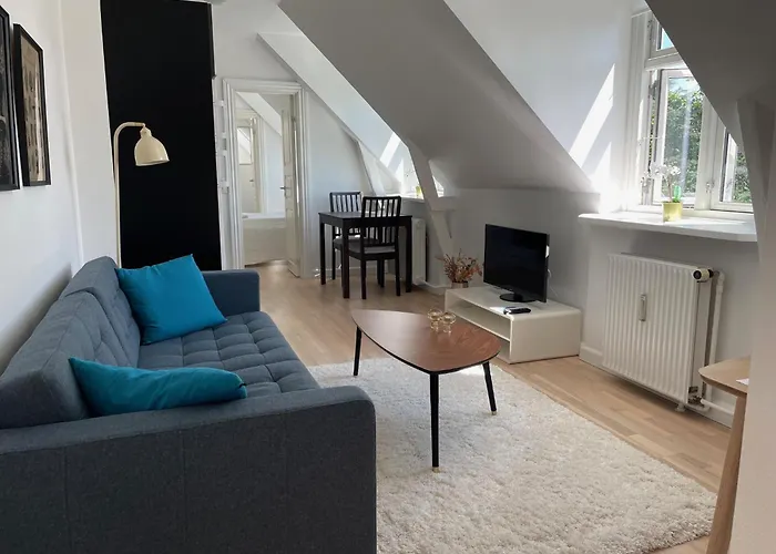 Cozy Apartment With Prime Location In Osterbro